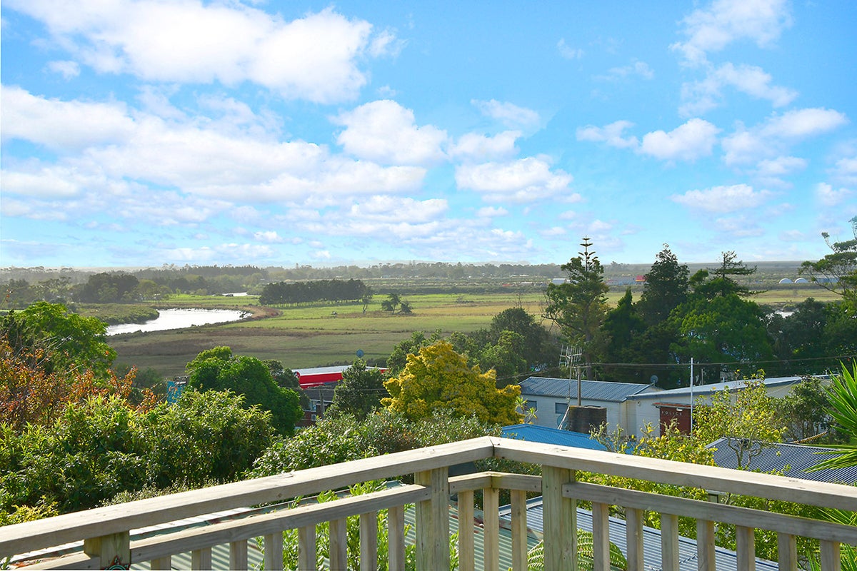 14 Karaka Street, New Lynn, Auckland - Carousel 2