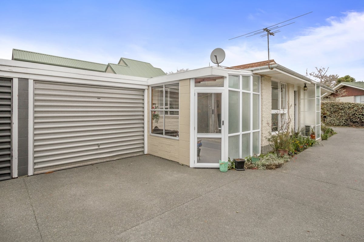1/5 Esher Place, Saint Martins, Christchurch - Carousel 2