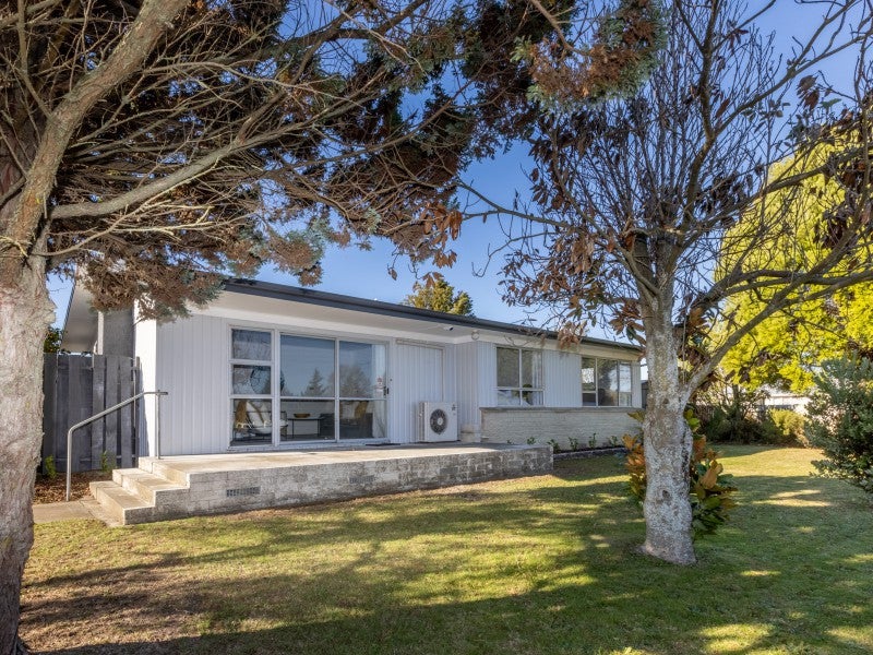 2 Cabot Place, Flaxmere, Hastings - Carousel 1