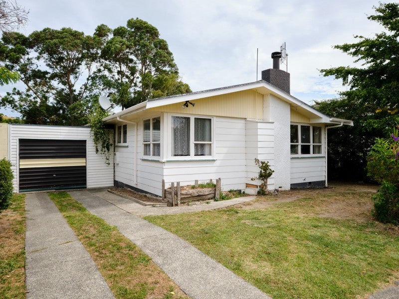 15 Einstein Street, Outer Kaiti, Gisborne - Carousel 1