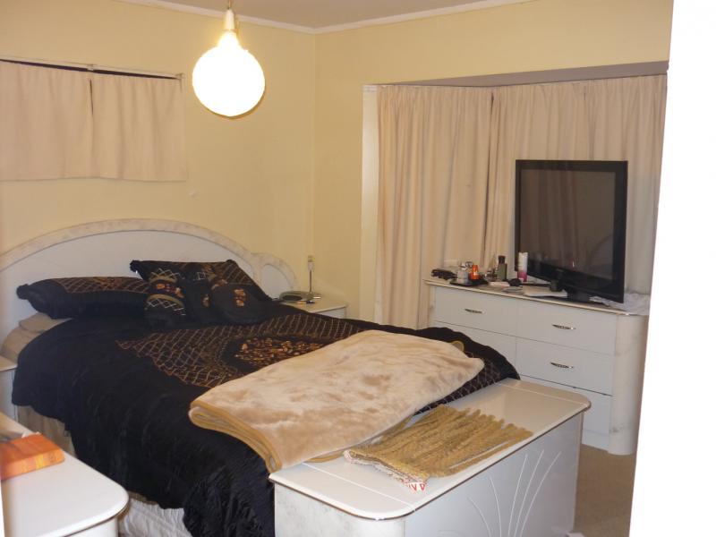 24B Shackleton Grove, Stokes Valley, Lower Hutt - Carousel 12