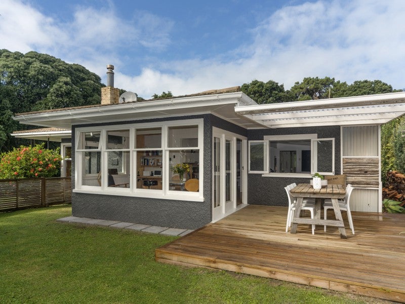 5 Tuahine Crescent, Wainui, Gisborne - Carousel 1