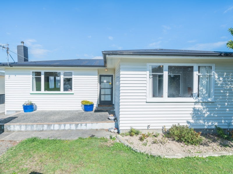 14 Ellesmere Crescent, Highbury, Palmerston North - Carousel 1