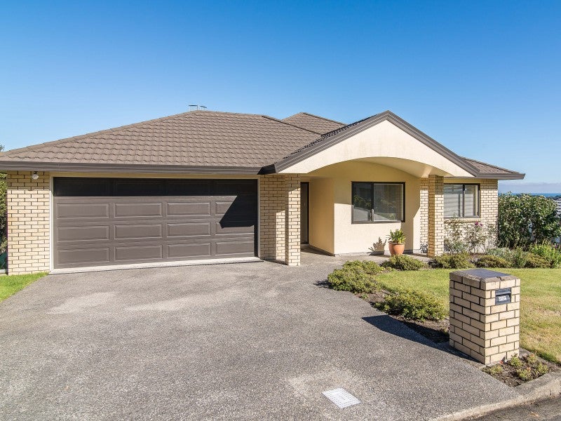 2 Matata Place, Waikanae - Carousel 1
