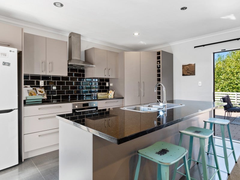 16 Lynley Park Drive, Omokoroa, Omokoroa - Carousel 2