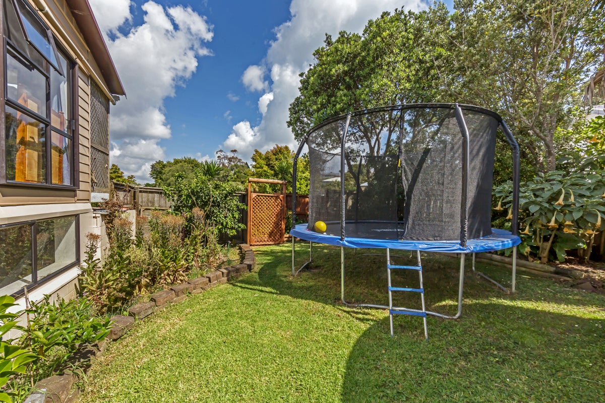 76A Brian Crescent, Stanmore Bay, Whangaparaoa - Carousel 2