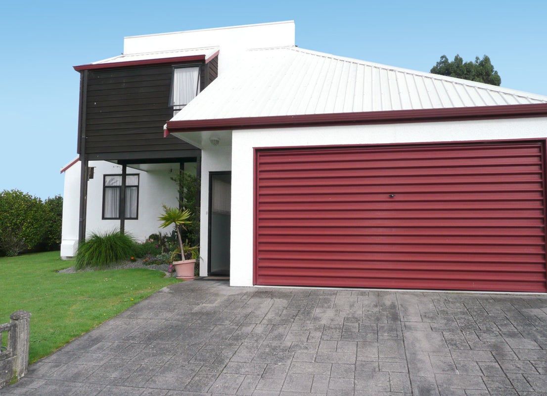 1 Oregon Crescent, Glenview, Hamilton - Carousel 1