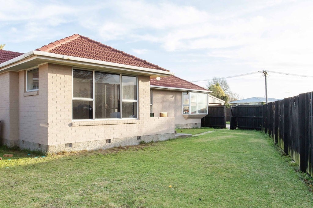 43 Bourne Crescent, Papanui, Christchurch - Carousel 1
