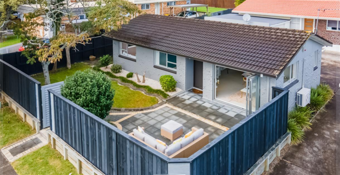 1/9 Ballater Place, Highland Park, Auckland - Carousel 1