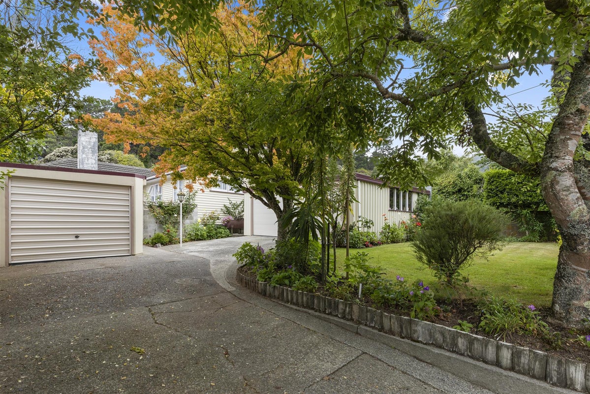 461 Stokes Valley Road, Stokes Valley, Lower Hutt - Carousel 1