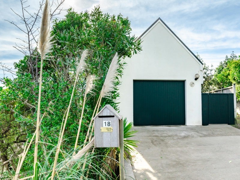 18A Kohutuhutu Road, Raumati Beach, Paraparaumu - Carousel 18