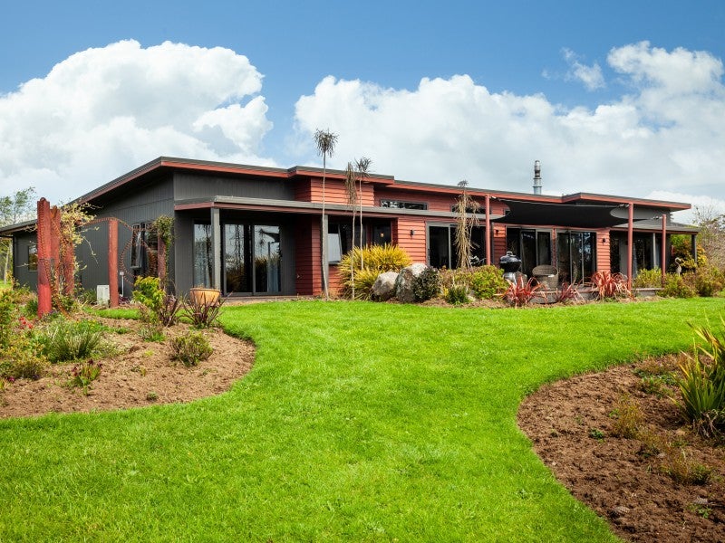 437 Surrey Road, Tariki, Inglewood - Carousel 2
