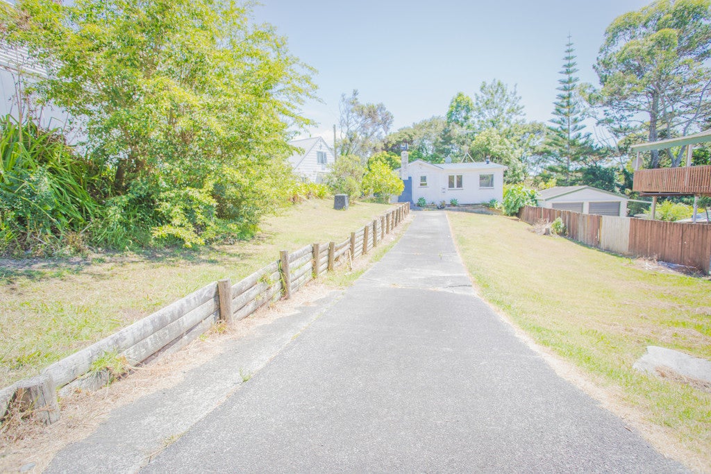 48 Elliston Crescent, Stanmore Bay, Whangaparaoa - Carousel 2