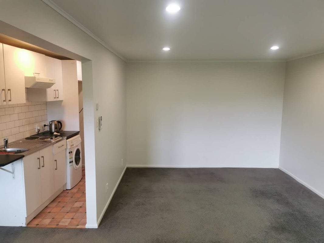 22 Mulberry Street, Maungaraki, Lower Hutt - Carousel 1