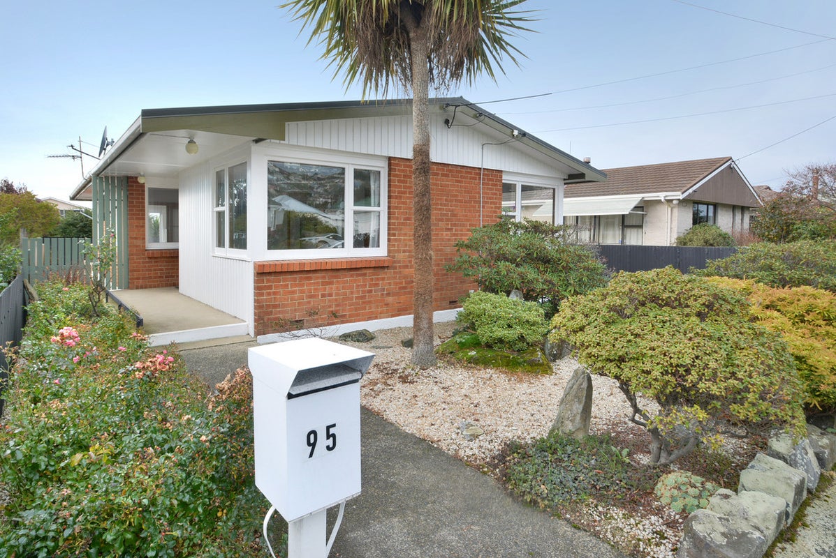 95 Surrey Street, Forbury, Dunedin - Carousel 1