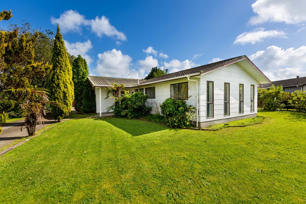 46 Clarke Avenue, Highbury, Palmerston North - Carousel 1