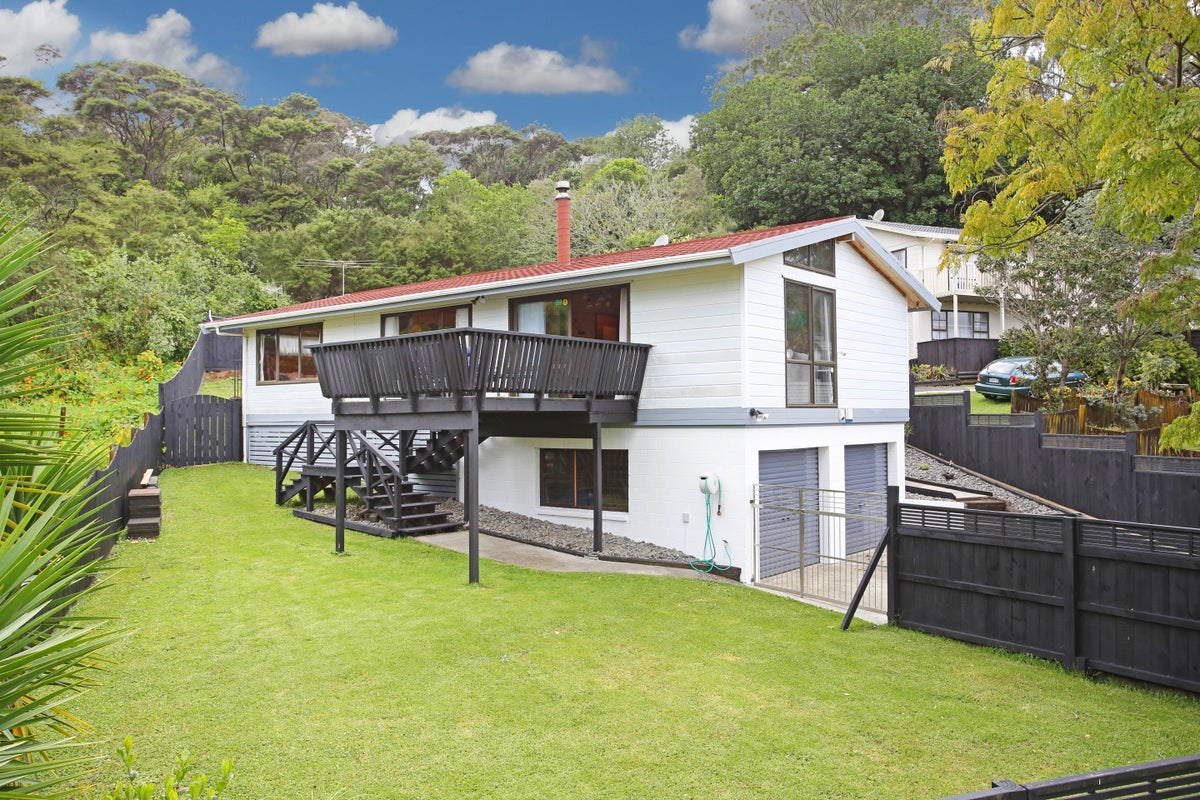 13 Chrisarda Place, Red Hill, Papakura - Carousel 2