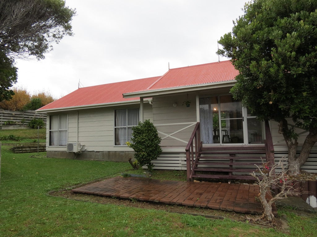 5 Beauly Grove, Papakowhai, Porirua - Carousel 1