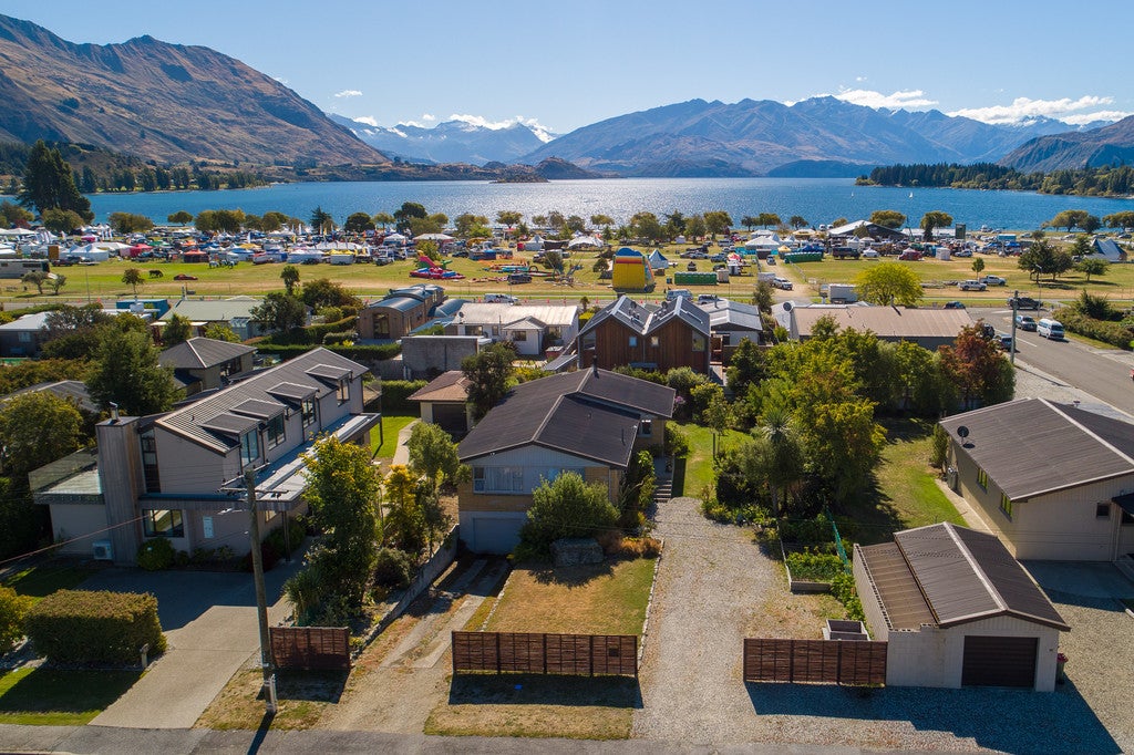 115 Upton Street, Wanaka - Carousel 1