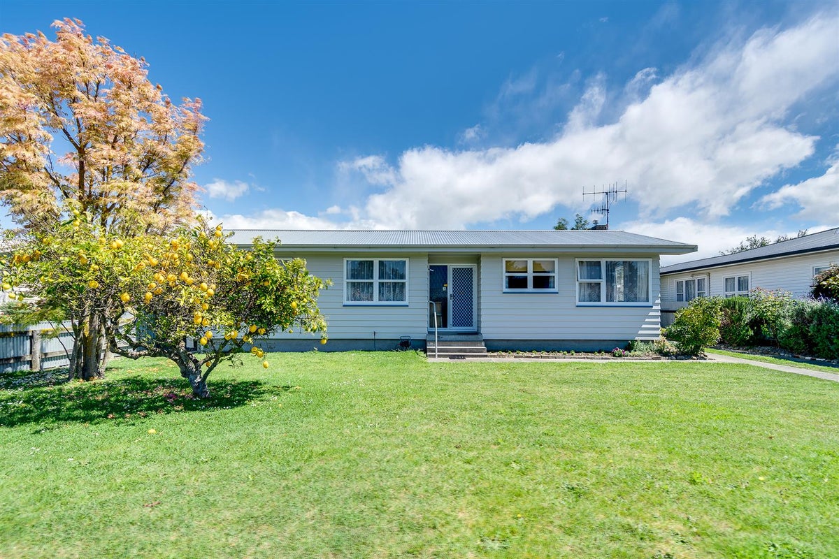 36 Balliol Avenue, Pirimai, Napier - Carousel 1