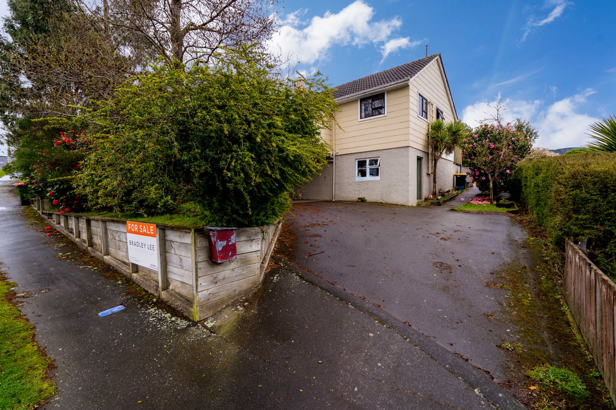 36 Ashmore Street, Halfway Bush, Dunedin - Carousel 1