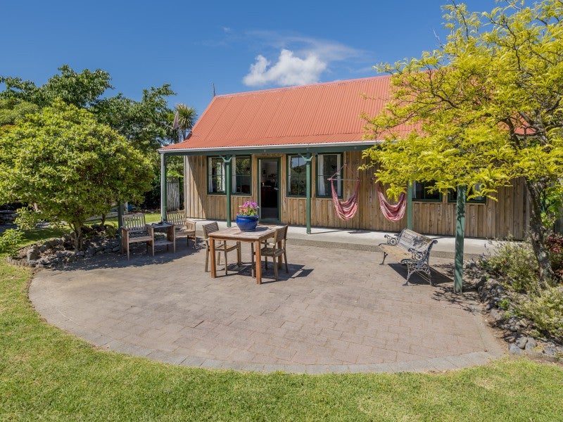 18 Campion Road, Waikanae Beach, Waikanae - Carousel 2