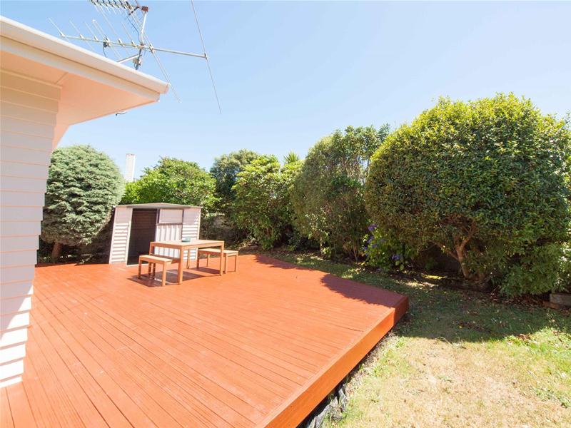 3 Chudleigh Grove, Churton Park, Wellington - Carousel 17