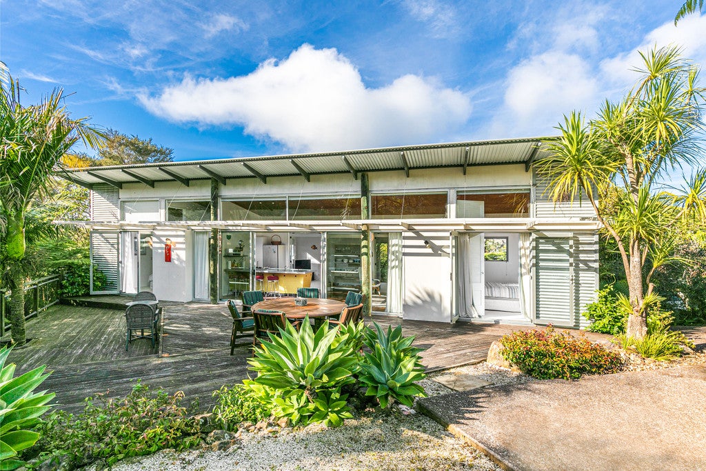 47 Hauraki Road, Oneroa, Waiheke Island - Carousel 1
