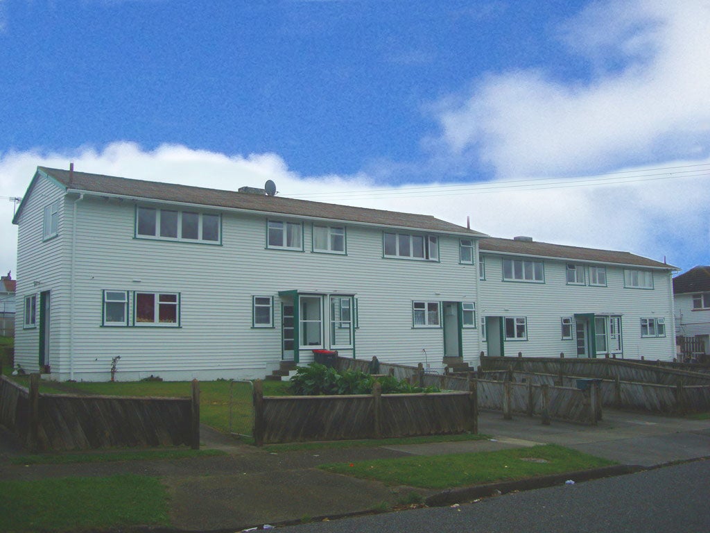 30 HEREFORD ST, Cannons Creek, PORIRUA - Carousel 2