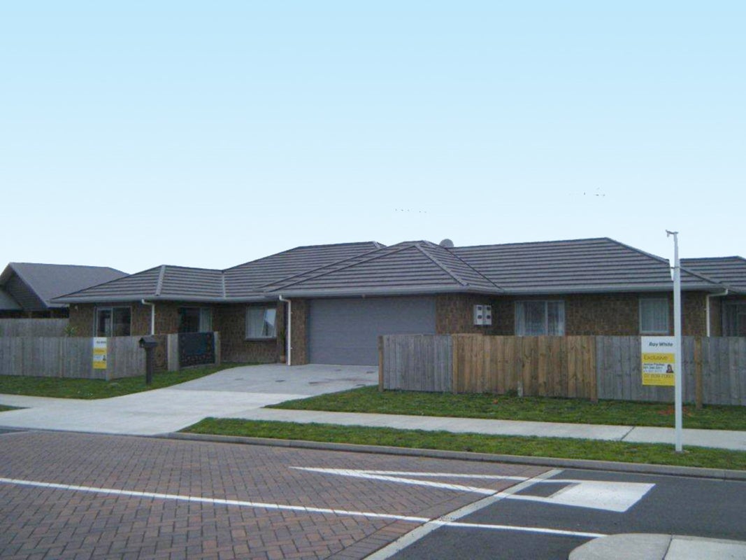 2 Foxbury Court, Rototuna North, Hamilton - Carousel 1
