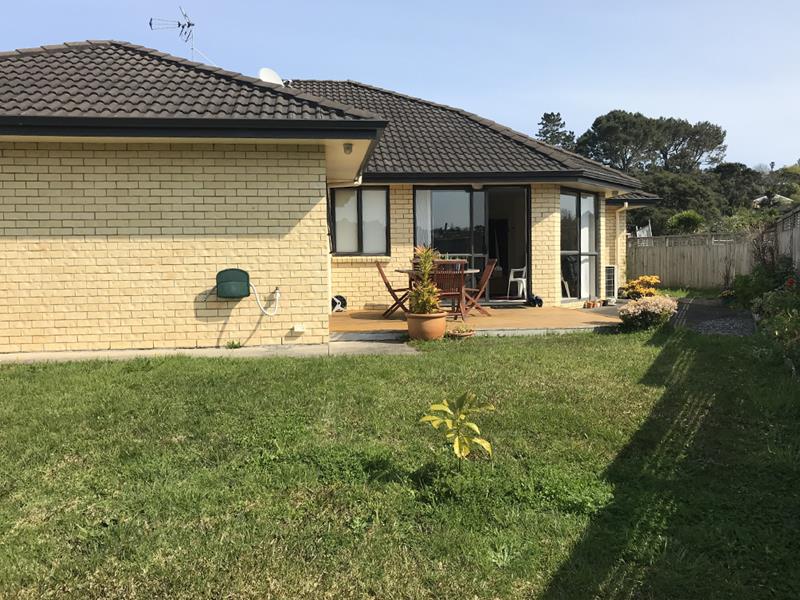 11 Holsten Place, Massey, Auckland - Carousel 16