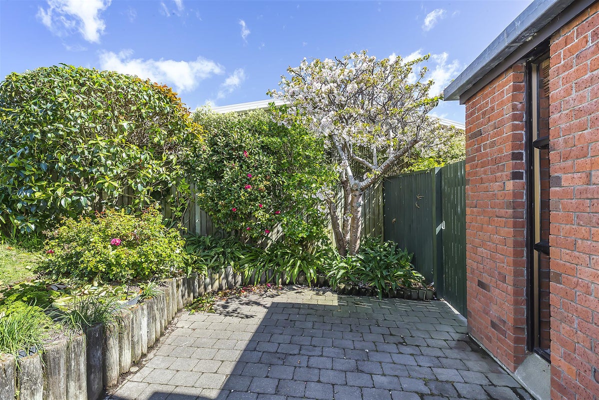 21 Bosun Terrace, Whitby, Porirua - Carousel 35