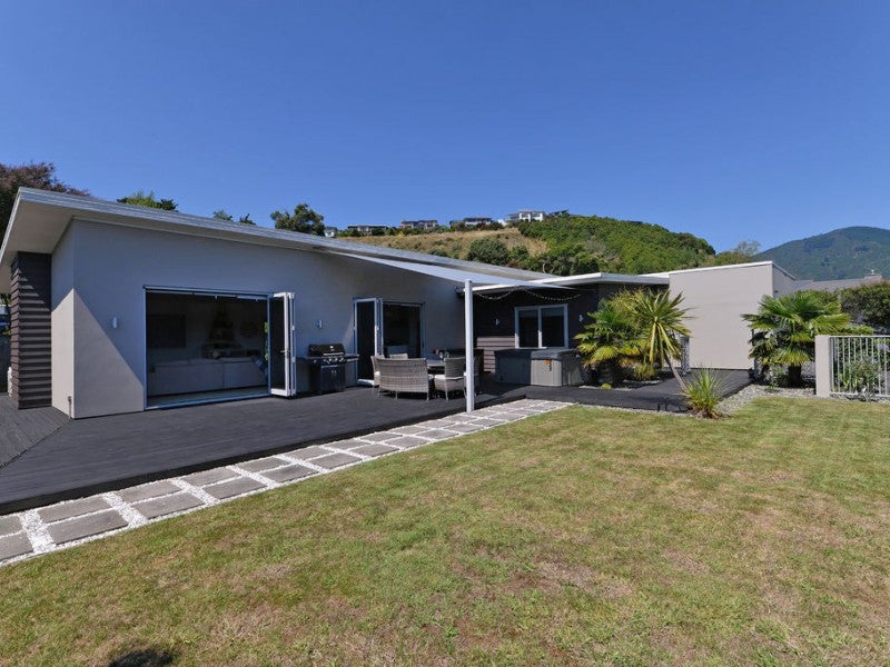 9 Highview Drive, Wakatu, Nelson - Carousel 1