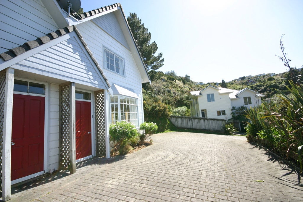 19B Percy Dyett Drive, Karori, Wellington - Carousel 1