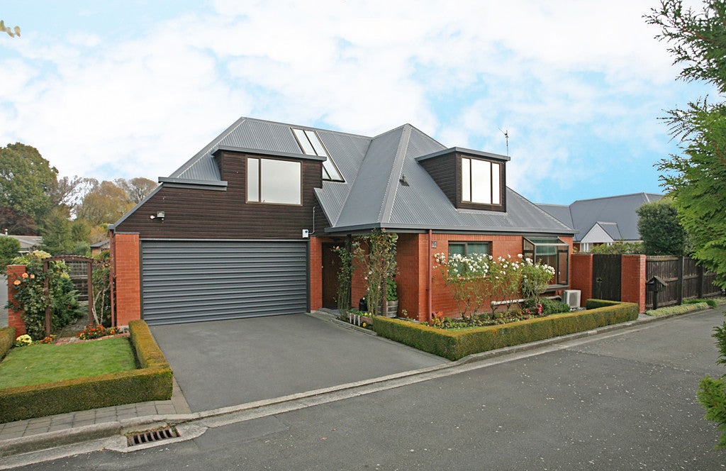 1/8 Brookford Place, Westmorland, Christchurch - Carousel 1