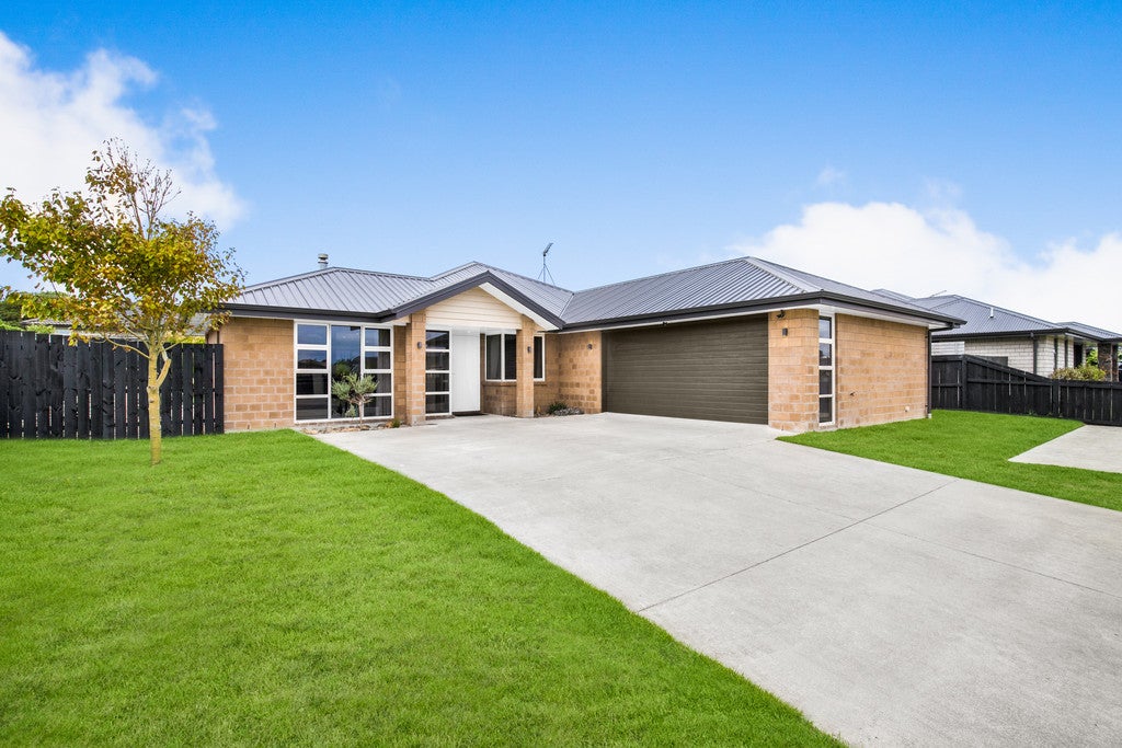 8 Vivien Place, Patumahoe, Pukekohe - Carousel 1