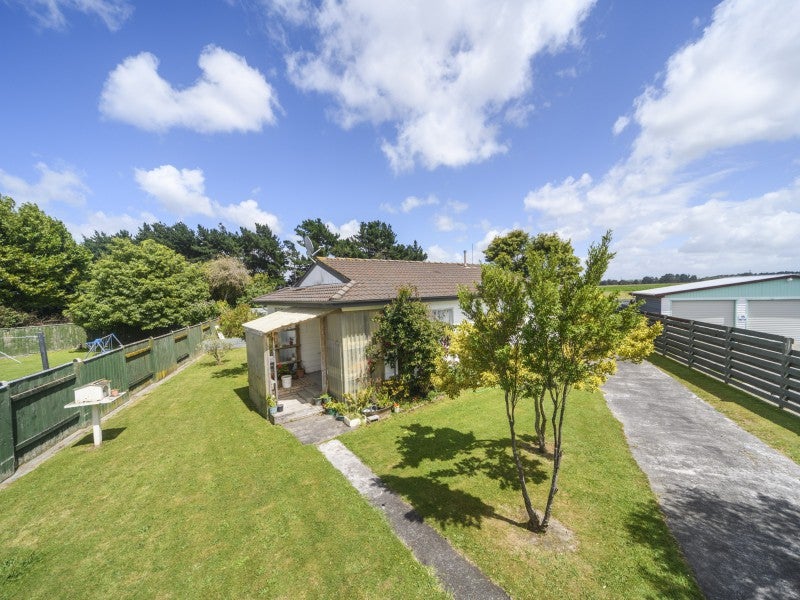 11 Pluto Place, Milson, Palmerston North - Carousel 1