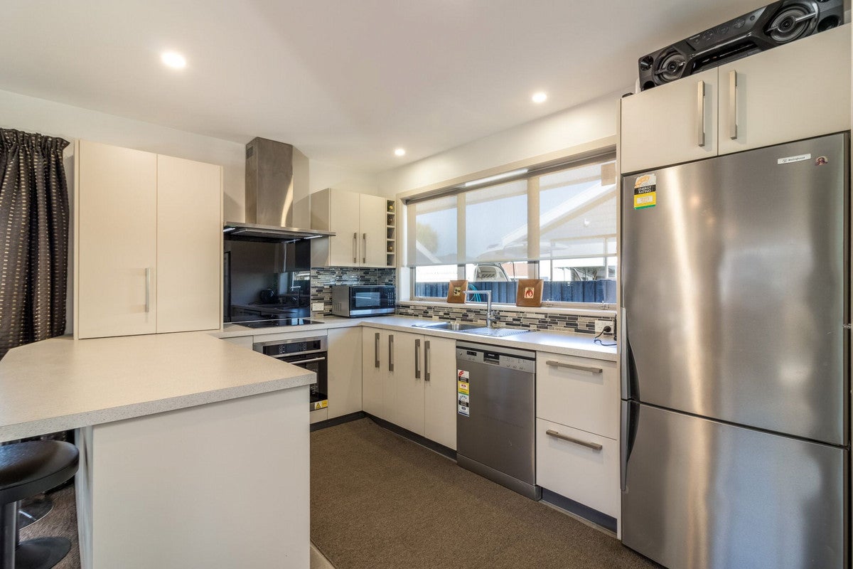 30 Eglinton Street, Avondale, Christchurch - Carousel 2