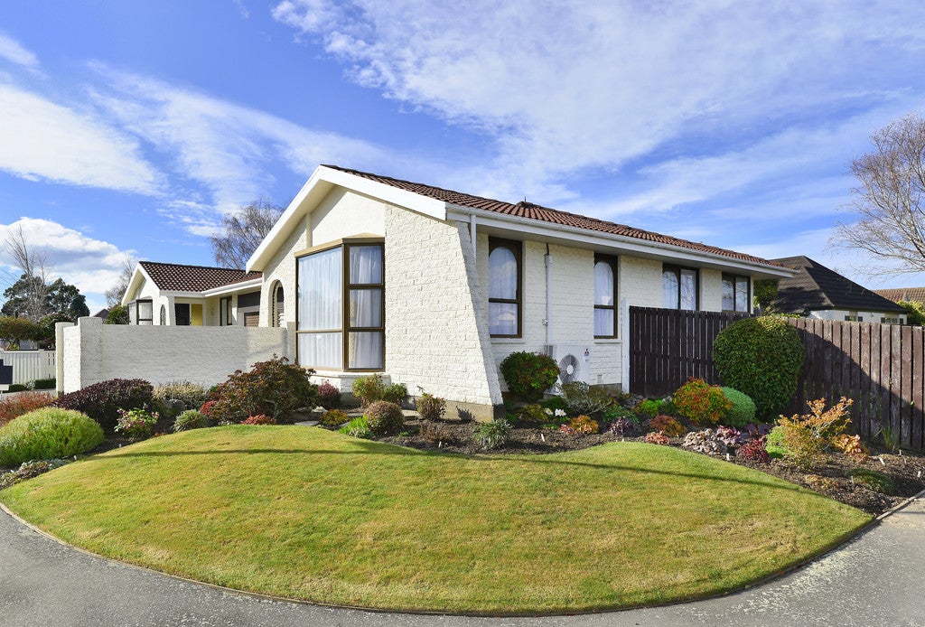 1/2 Calbreath Place, Russley, Christchurch - Carousel 1