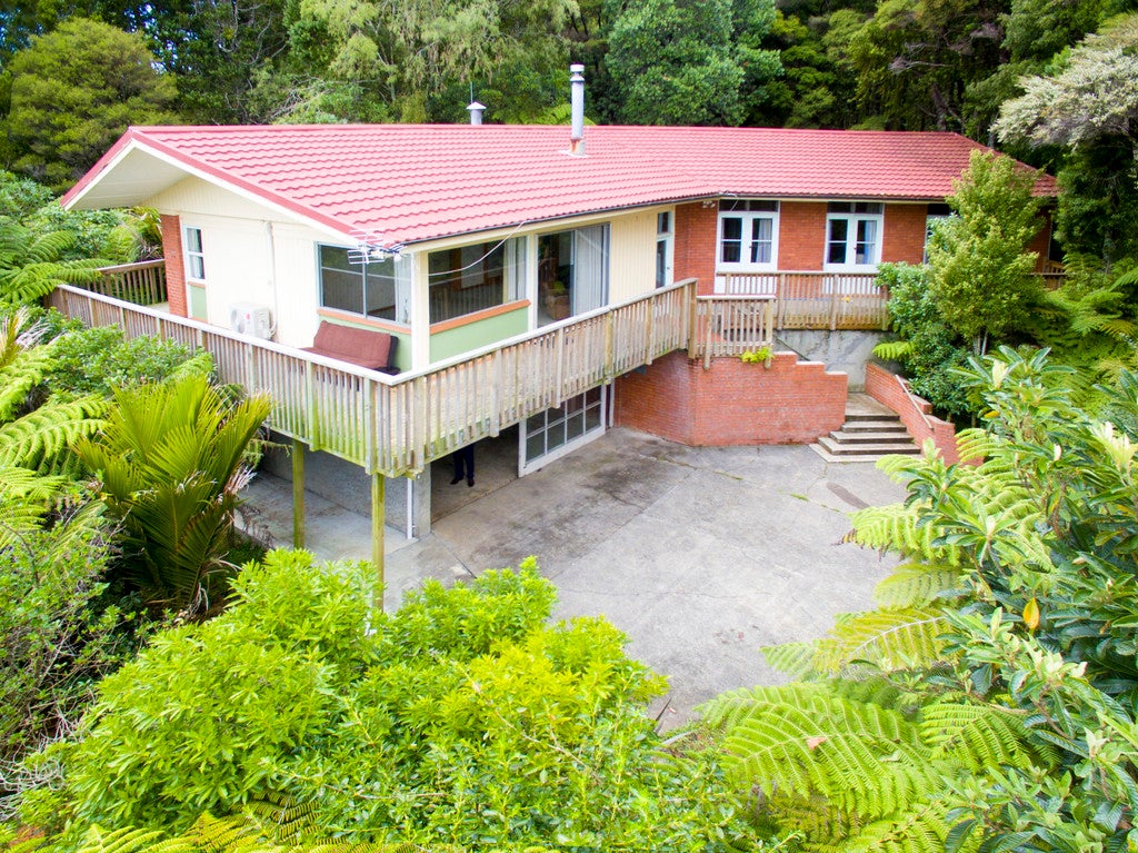 142 Shaw Road, Oratia, Auckland - Carousel 1