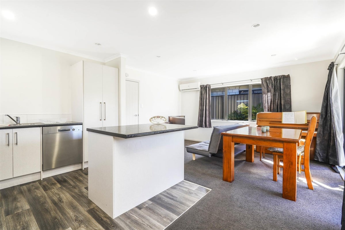 6 Stan Heather Drive, Glenview, Hamilton - Carousel 2