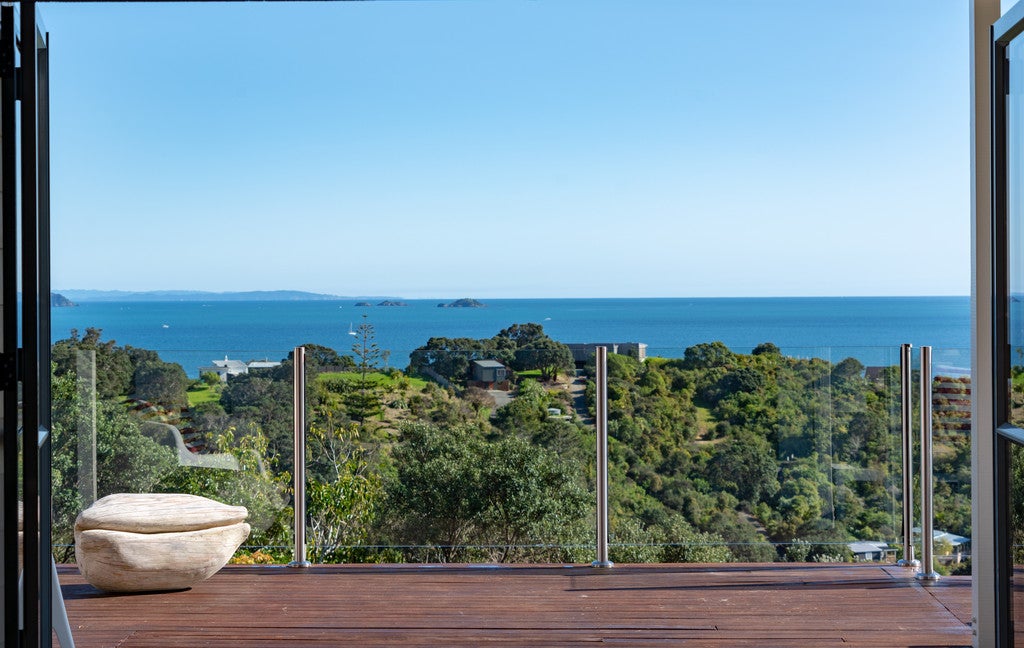 25 Coromandel Road, Oneroa, Waiheke Island - Carousel 1