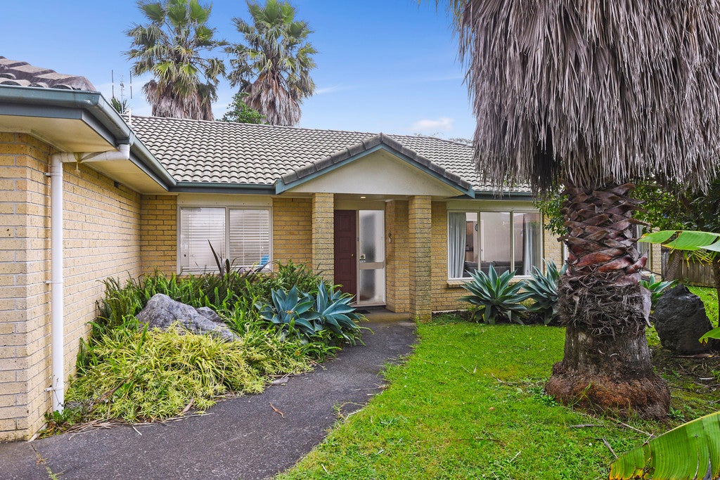 16 Lushington Place, Huntington Park, Auckland - Carousel 2