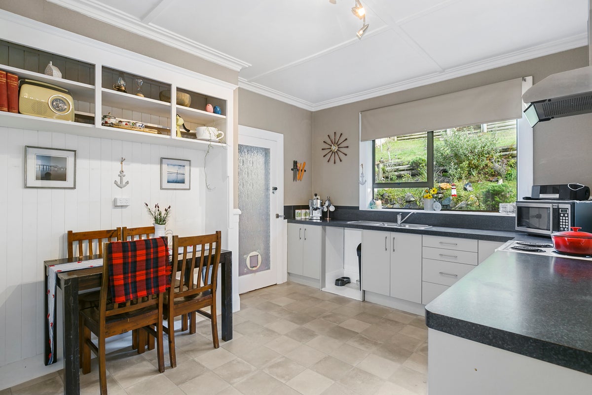 67 Forfar Street, Clyde Hill, Dunedin - Carousel 2