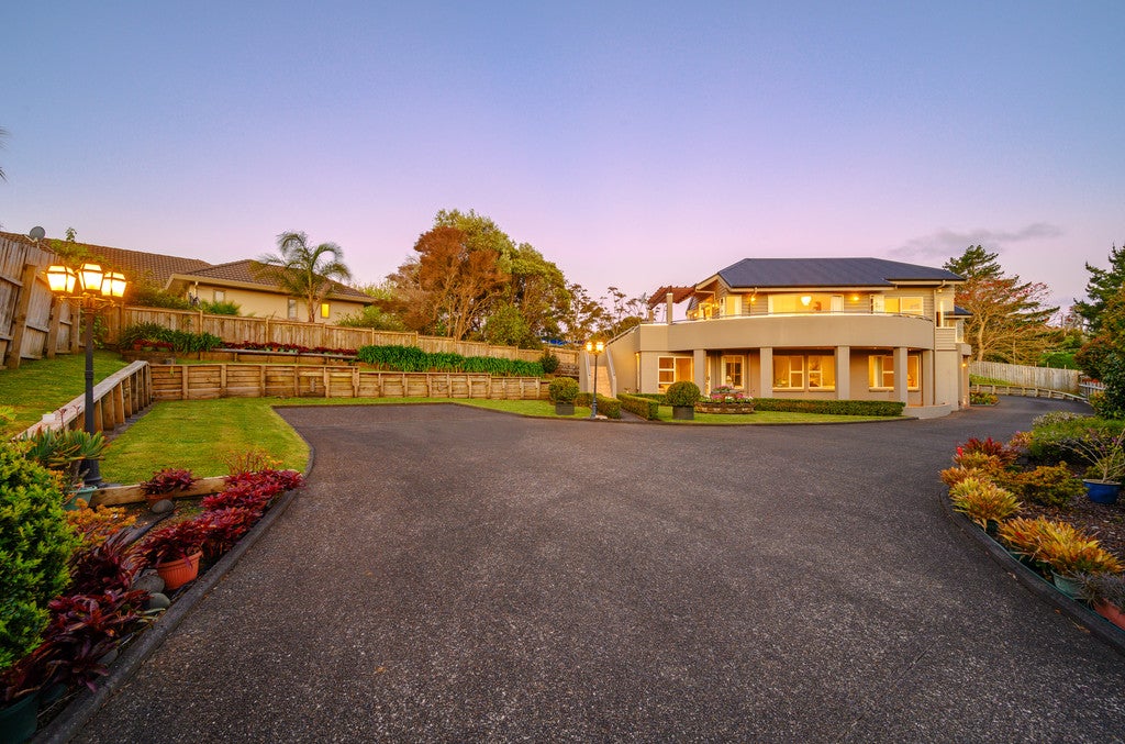 19 Del Mar Court, Shamrock Park, Auckland - Carousel 2