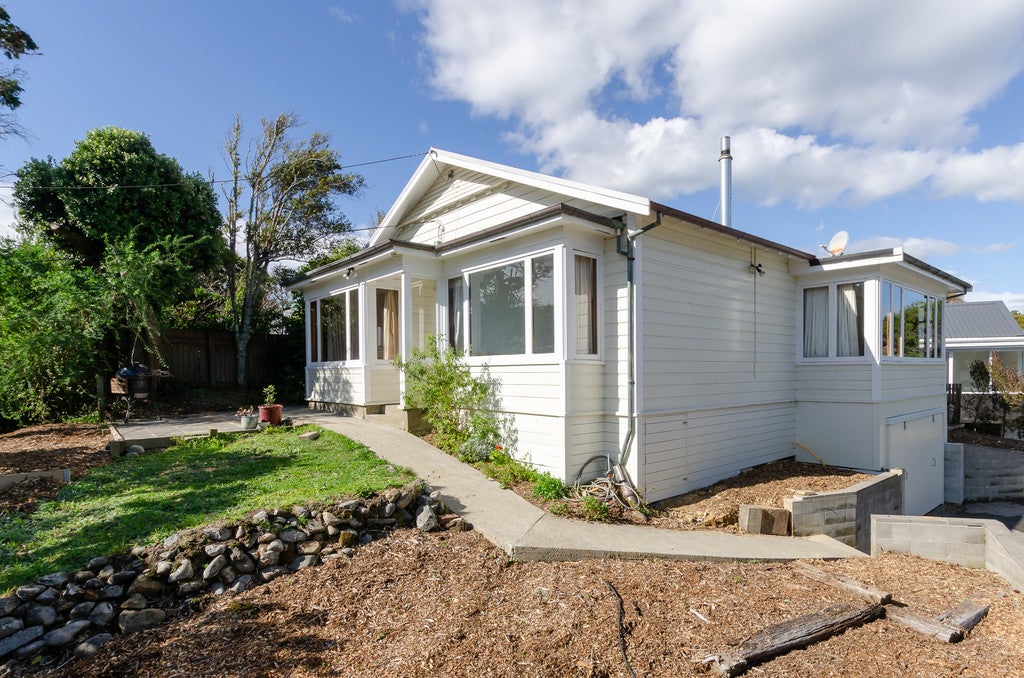 5 Agra Crescent, Khandallah, Wellington - Carousel 2