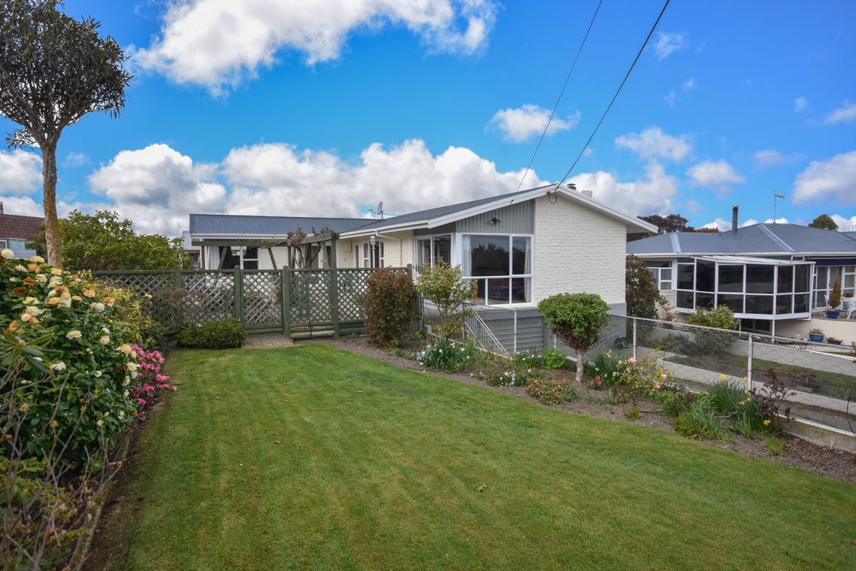 16 Lark Street, Oamaru - Carousel 20