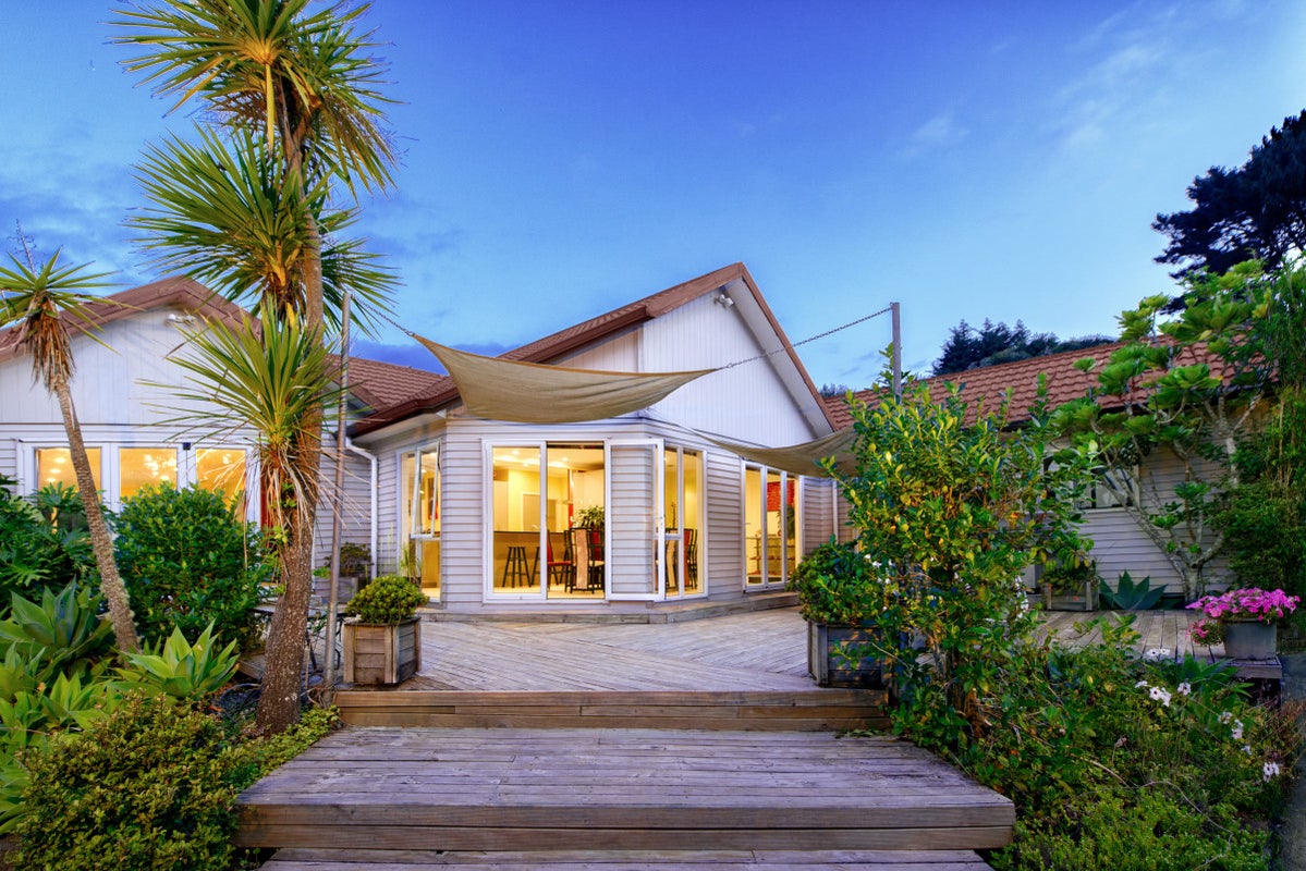 1172 East Coast Road, Albany - Carousel 2