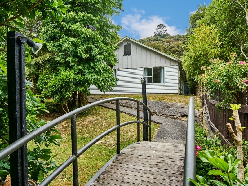 72 Hair Street, Wainuiomata, Lower Hutt - Carousel 2