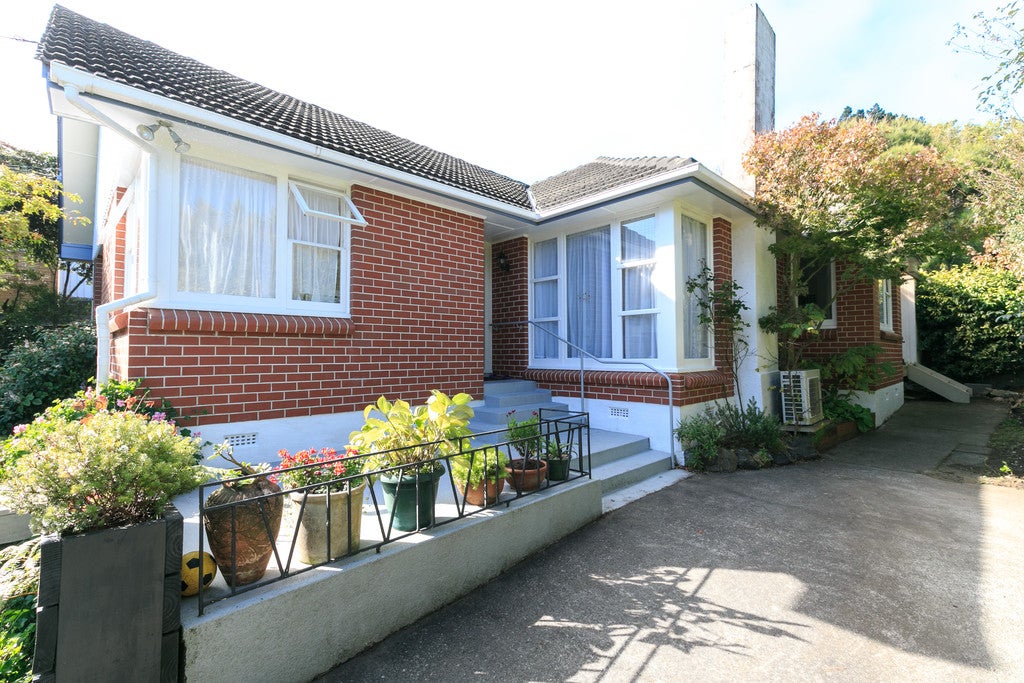 8 Omega Street, Newlands, Wellington - Carousel 1